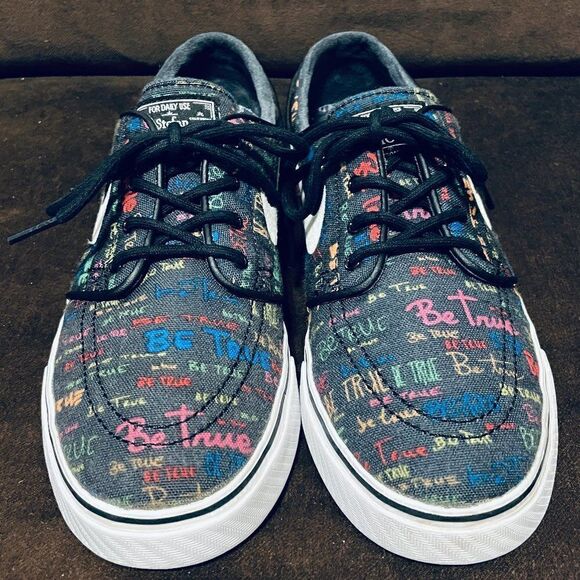 NIKE SB Stefan Janoski Be True Collection 7.5 US Mens 9 womens 40.5 EUR Multicol